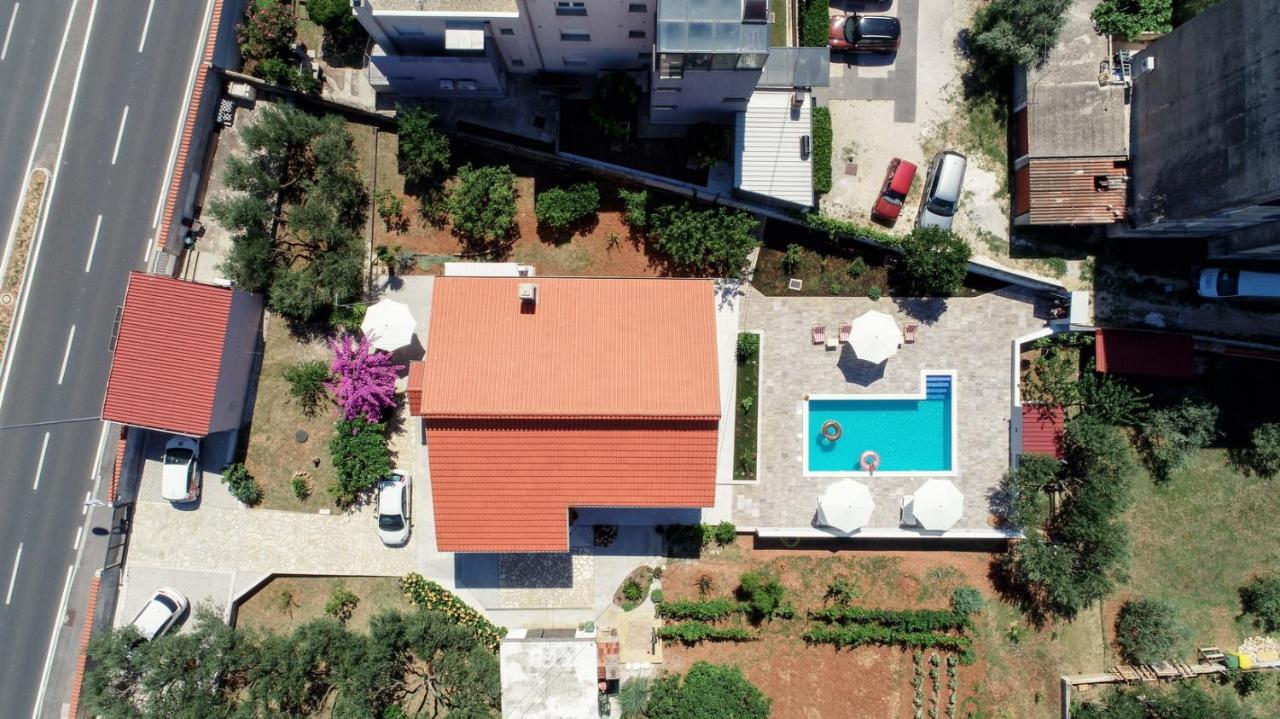 Appartamento Pool House Luka Zara Esterno foto
