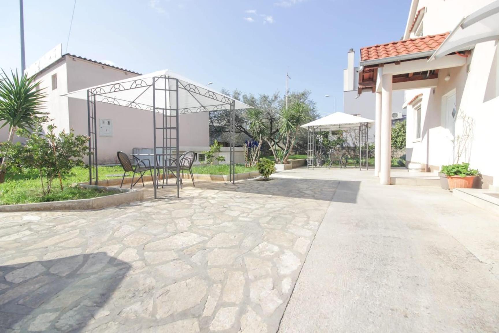 Appartamento Pool House Luka Zara Esterno foto