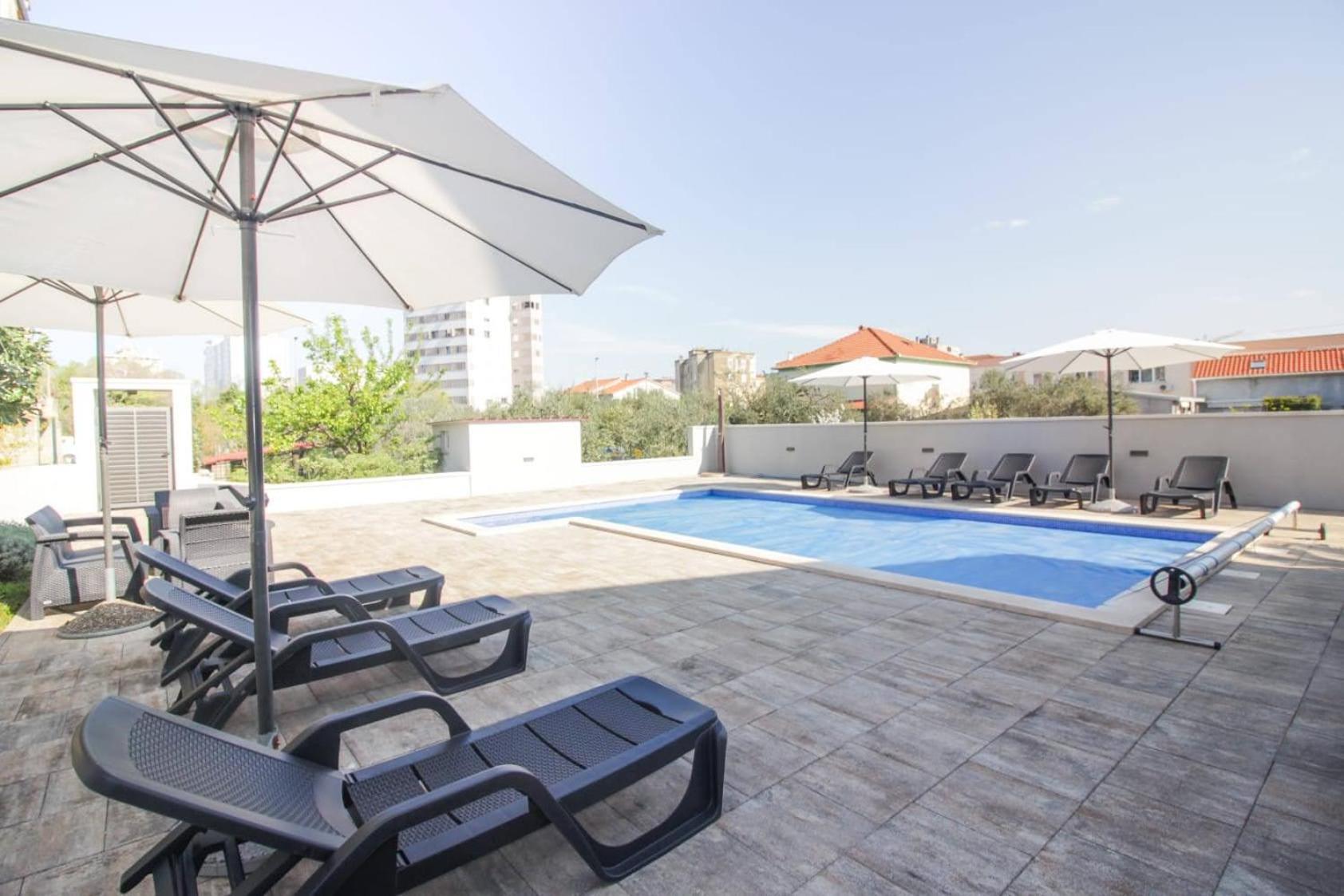 Appartamento Pool House Luka Zara Esterno foto